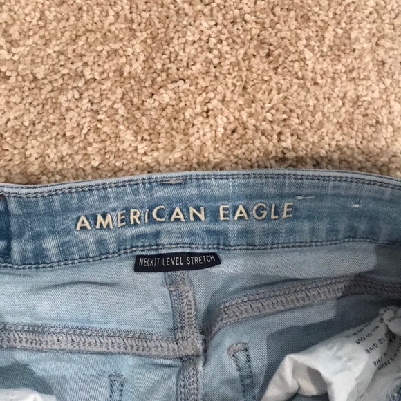 light wash American Eagle jeans - Picture 3 of 3